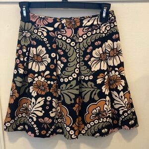 H&M boho flowery skirt. New without tags.